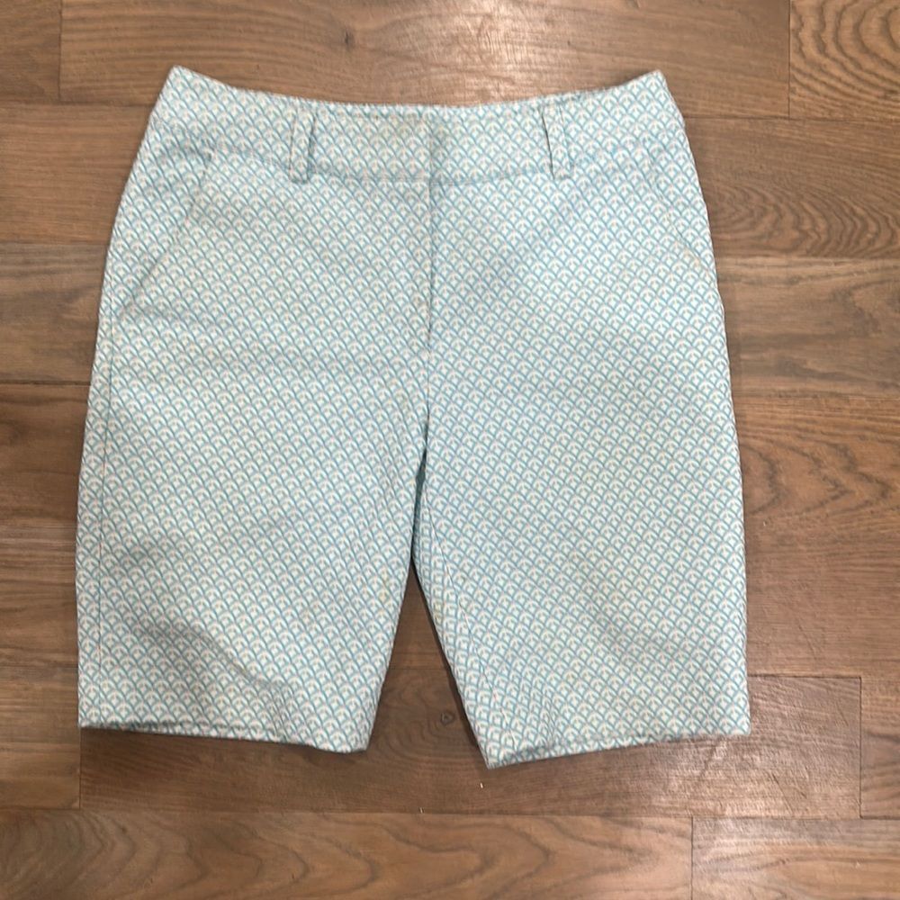J. McLaughlin Blue Geometric Pattern Bermuda Shorts Size 2